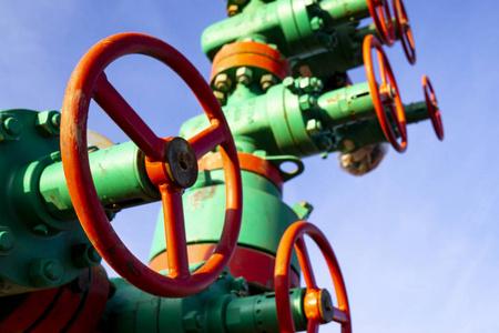 石油天然气工业中的输油管道阀门.